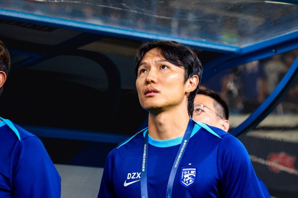 邓卓翔：感谢所有人拼下这1分，郭嘉宇这两场赛事  没啥可挑剔