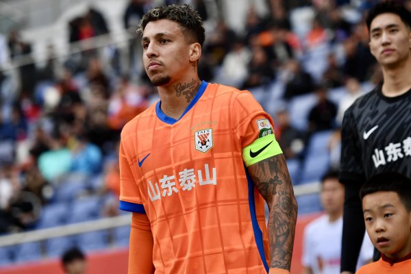 鲁媒：王大雷、高准翼、克雷桑复出，泰山队争取齐整阵形    