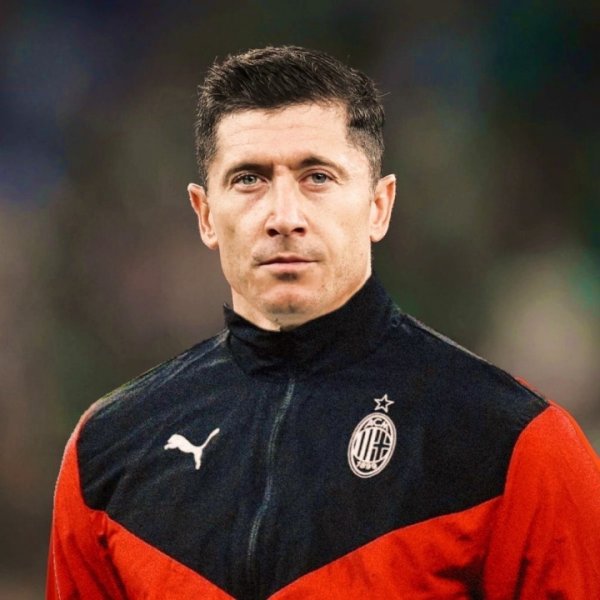 38岁加盟米兰？记者：塔雷接触莱万经纪人，探索明夏签他的可能