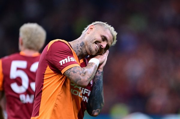 当前年薪1000万欧！土媒：伊卡尔迪愿降薪至600万续约加拉