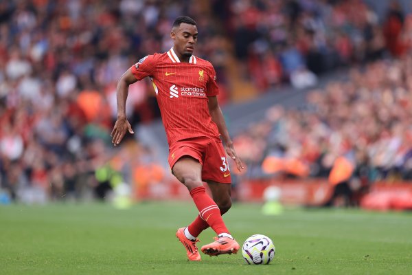 太厉害！赫拉芬贝赫上半场抄截  5次全场最多，对峙  成功6