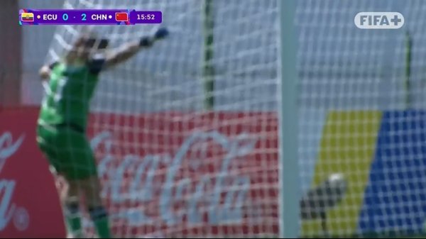 十分角！曾屹婕连场定位球直接破门，中国女足U17两球领跑  