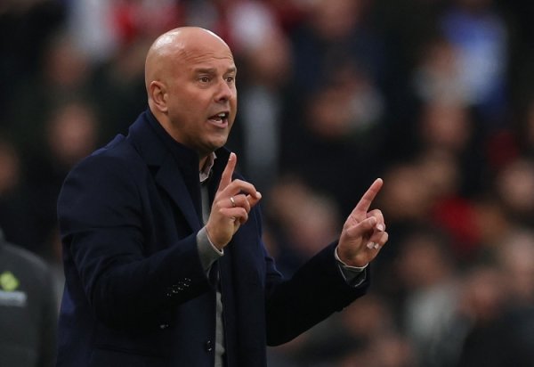 电讯报：利物浦放弃上赛季夺魁  阵形    令人费解，多位新