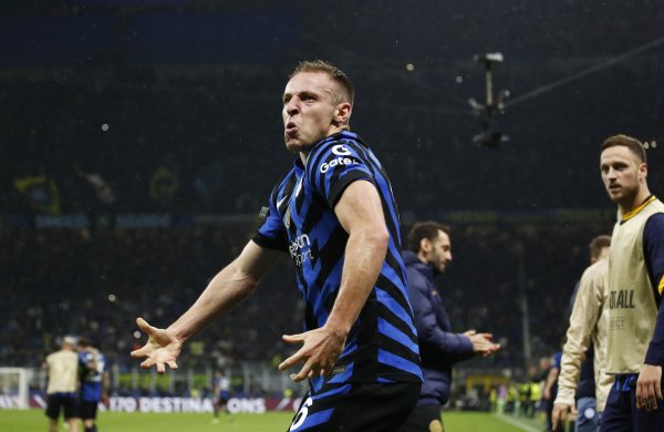 并无大碍！记者：弗拉泰西今日同球队合练，将能出战佛罗伦萨