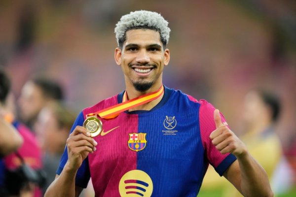 185场！阿劳霍位列巴萨南美籍出场榜第11，距内马尔仅1场之