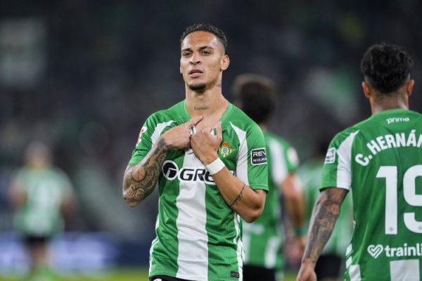 36场15球8助！马卡报：安东尼让贝蒂斯有了实现任何目标的理想