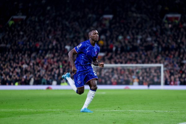 重炮轰门！切尔西官方：凯塞多对阵利物浦远射当选10月最佳得分